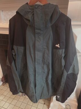 VTG EMS Thunderhead parka Gore-Tex XCR - M Green Y2K Eastern Mountain Sports